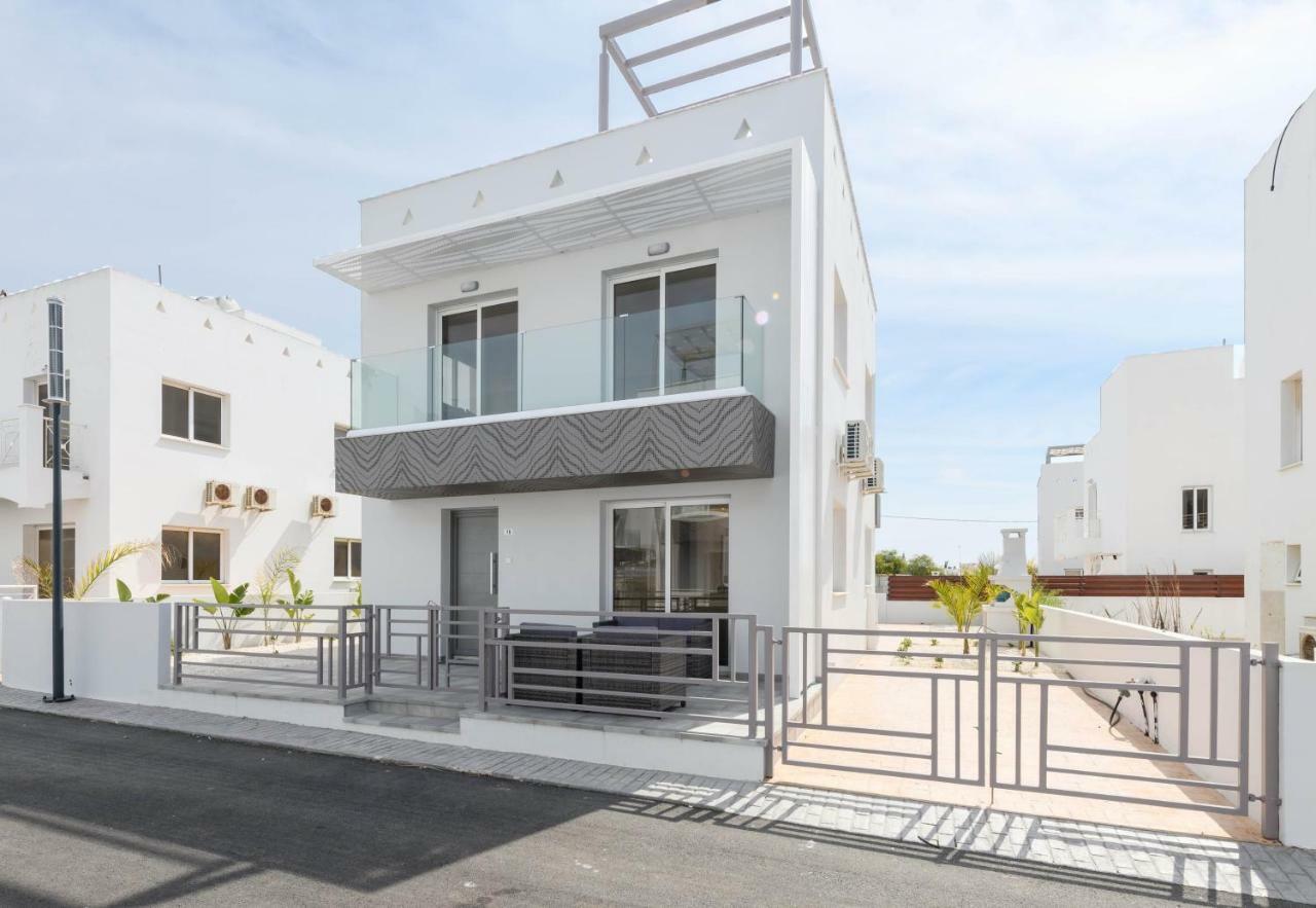 Nissini Villa #4 アヤナパ エクステリア 写真